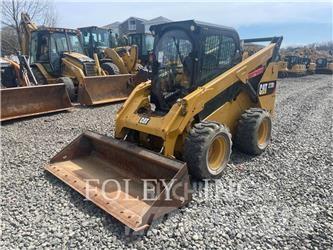 CAT 272D2 Schrankladers