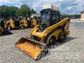 CAT 272D2 Schrankladers