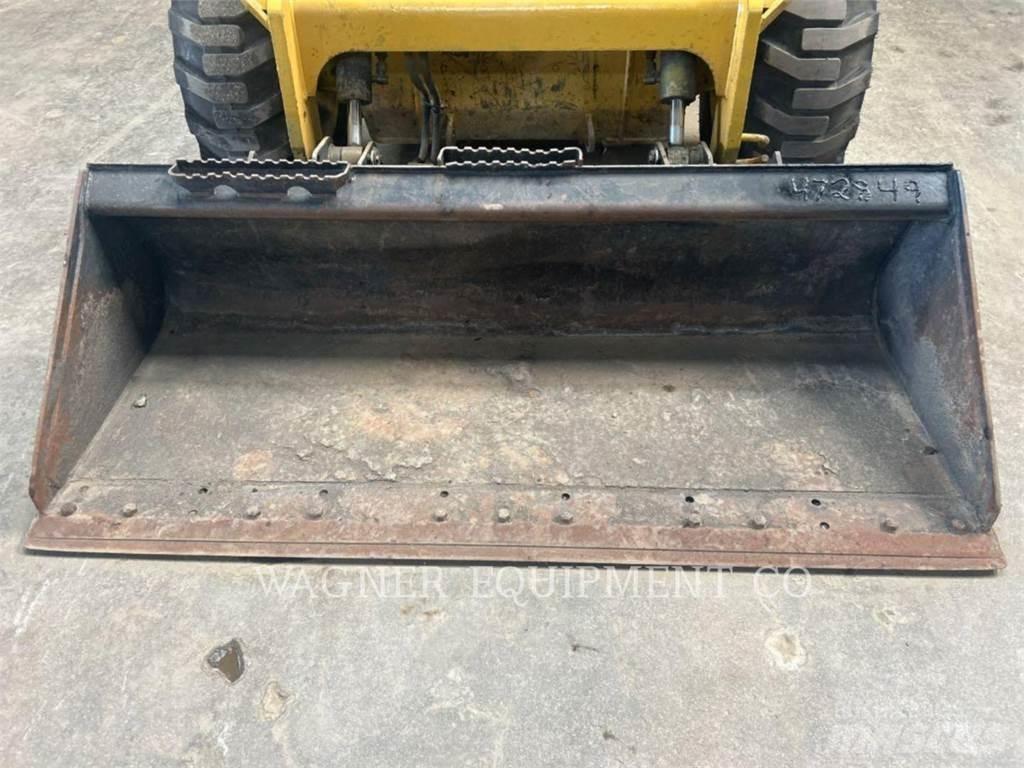 CAT 272D2 Schrankladers