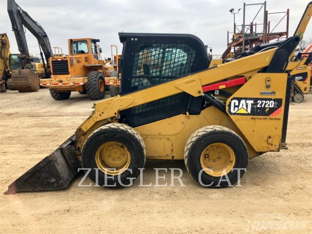CAT 272D2 Schrankladers