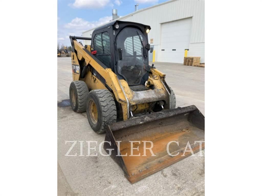 CAT 272D2 Schrankladers