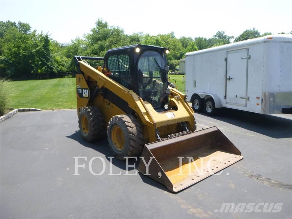 CAT 272D2 Schrankladers