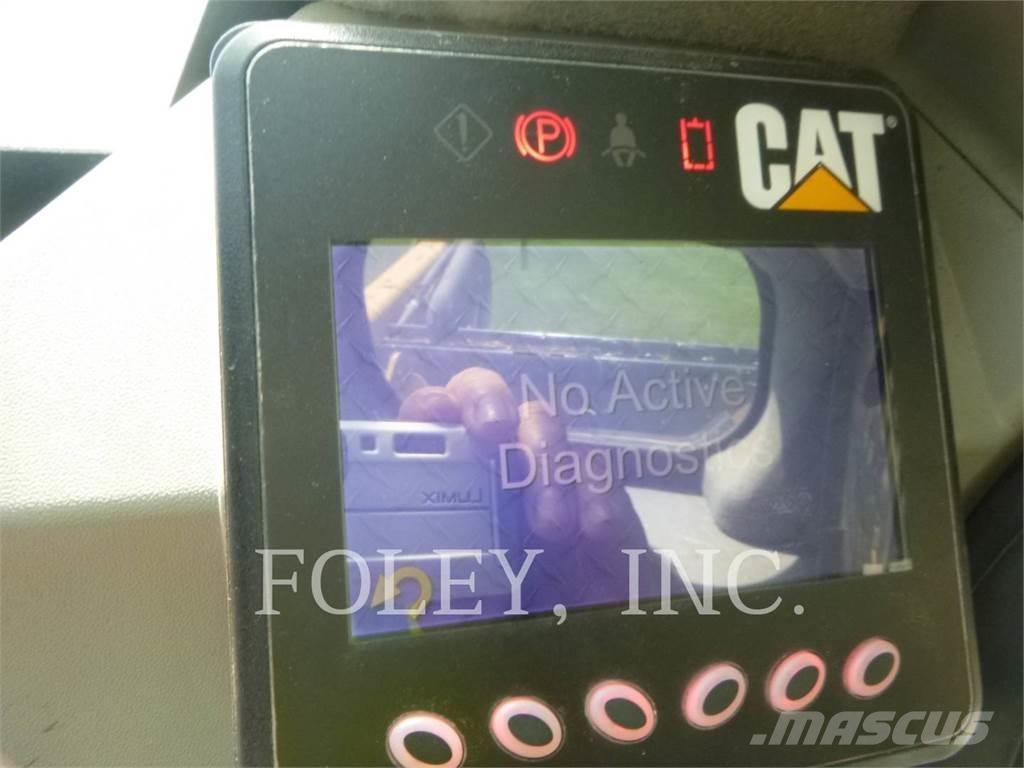 CAT 272D2 Schrankladers