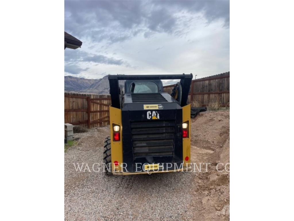 CAT 272D2 Schrankladers