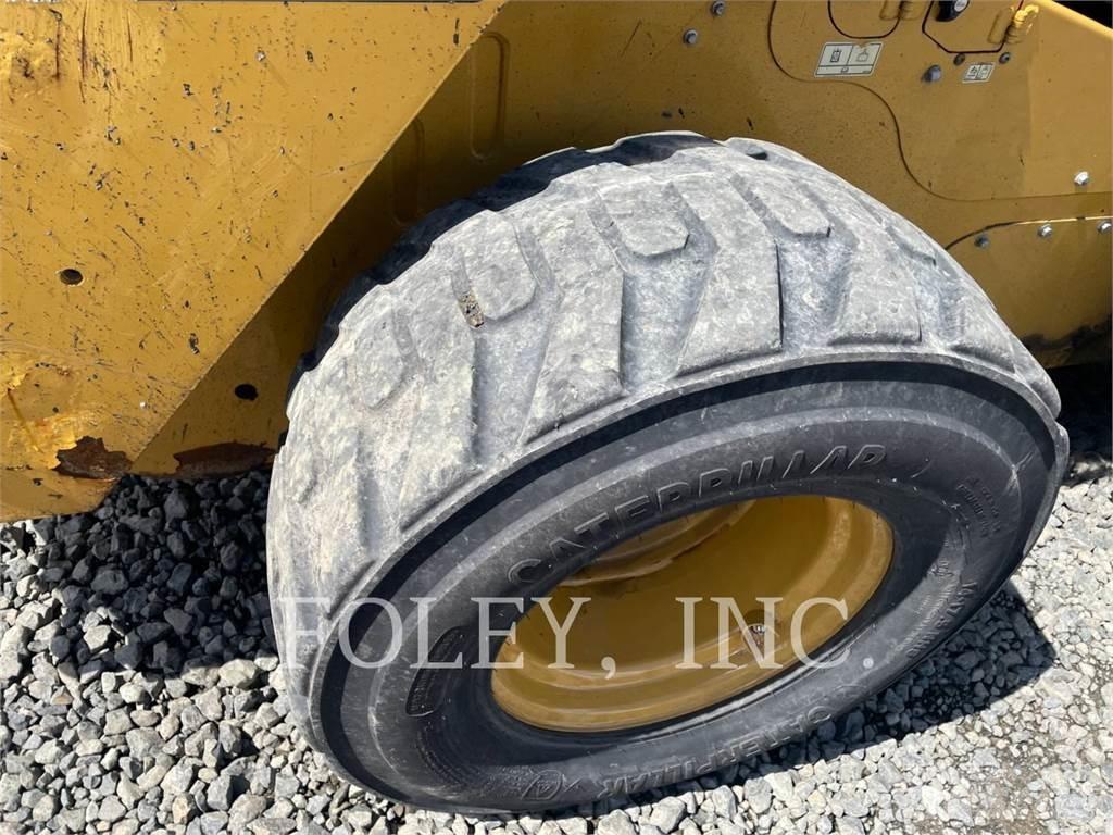CAT 272D2XHP Schrankladers