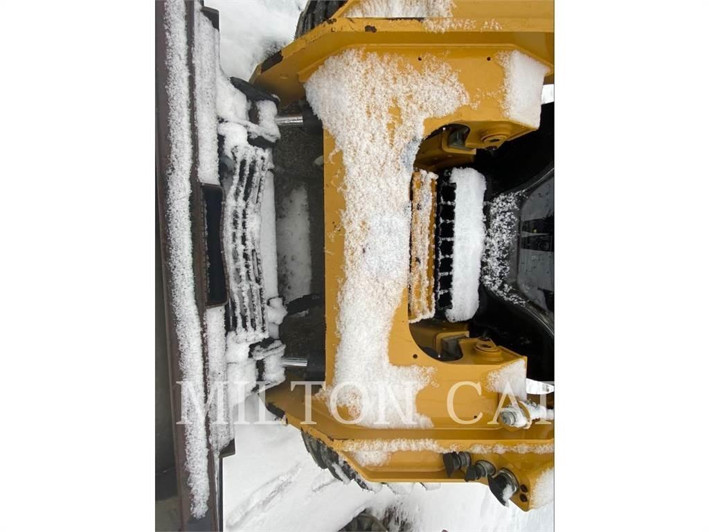 CAT 272D3 Schrankladers