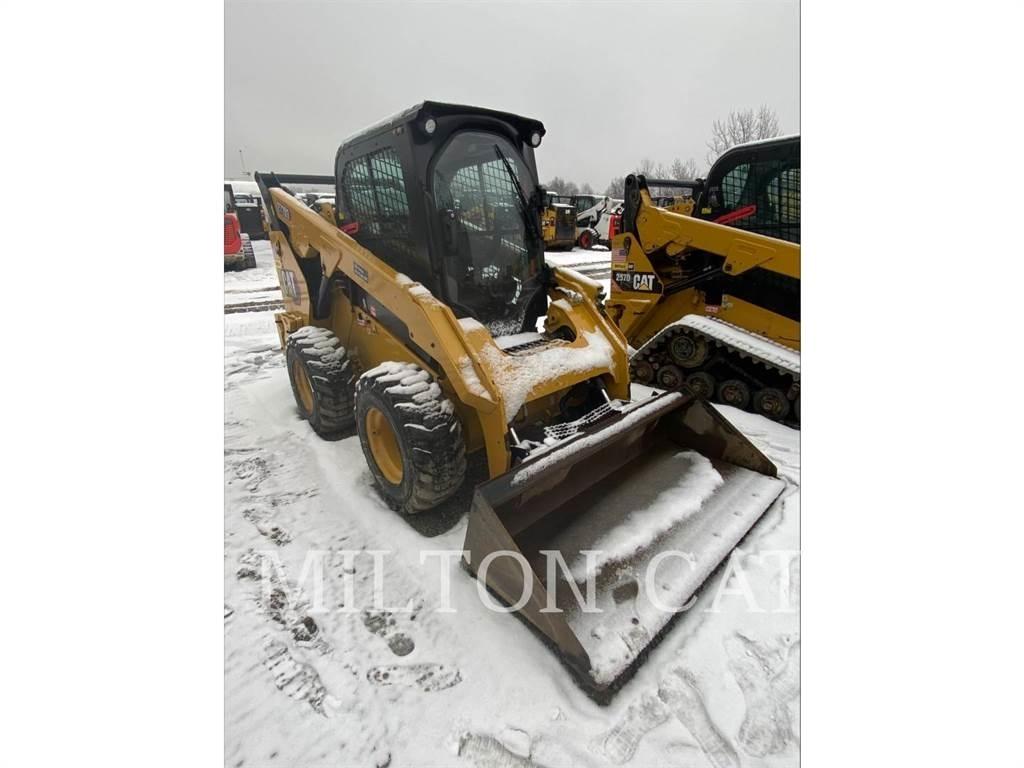CAT 272D3 Schrankladers