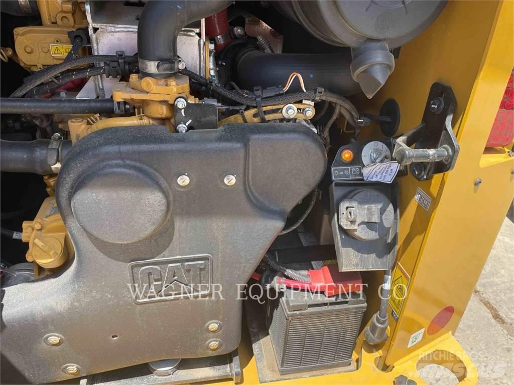CAT 272D3 Schrankladers