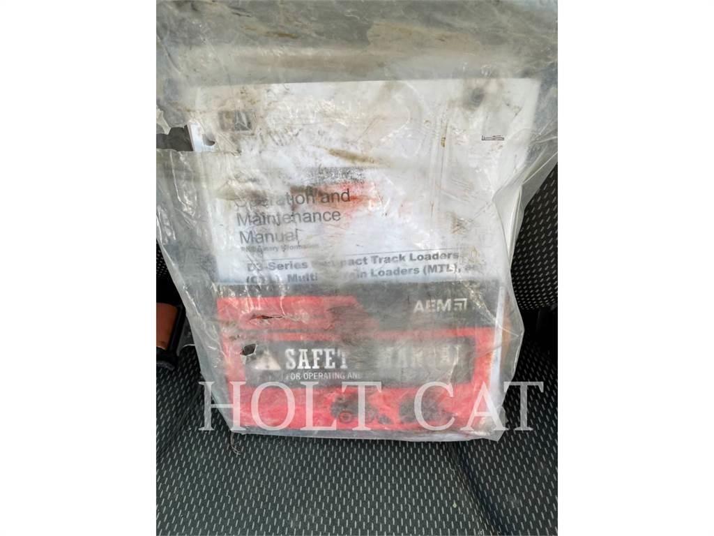CAT 272D3 Schrankladers