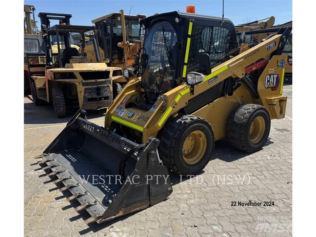 CAT 272D3 Schrankladers