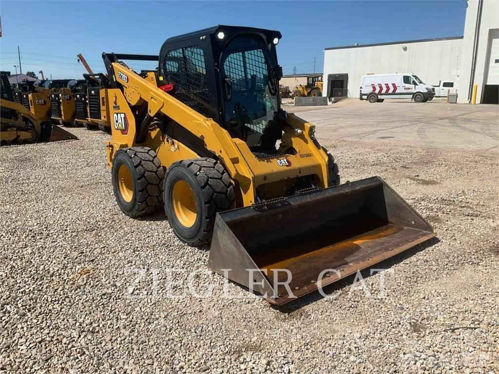 CAT 272D3 Schrankladers
