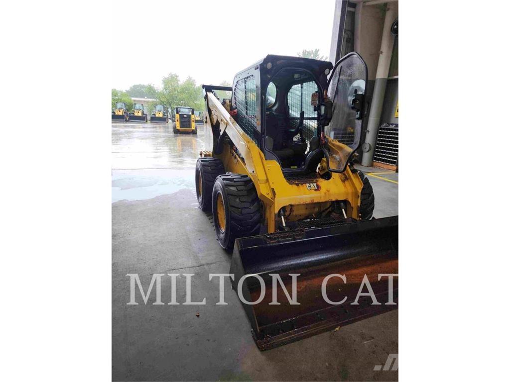 CAT 272D3 XHP Schrankladers