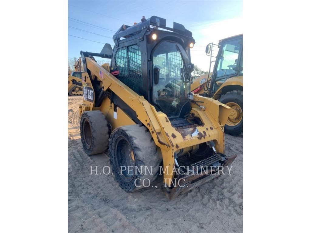 CAT 272DXHP Schrankladers