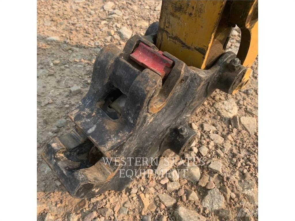 CAT 302 Rupsgraafmachines