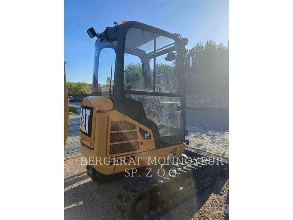 CAT 302.4D Rupsgraafmachines