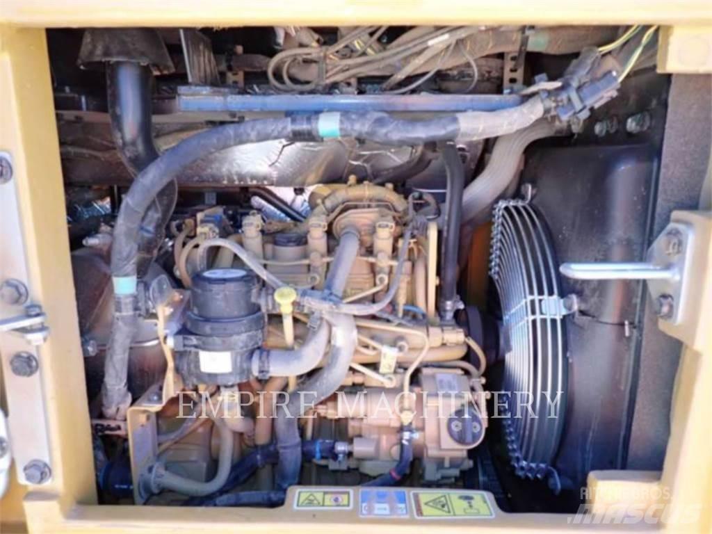 CAT 304 Rupsgraafmachines
