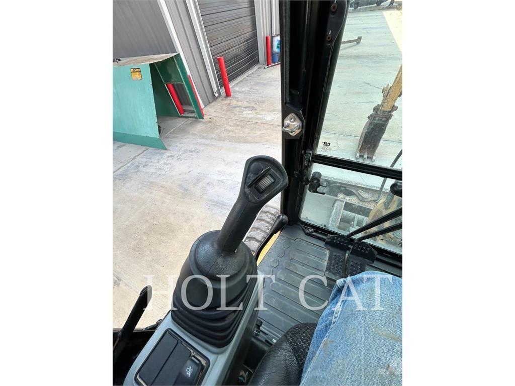 CAT 304E2CR Rupsgraafmachines