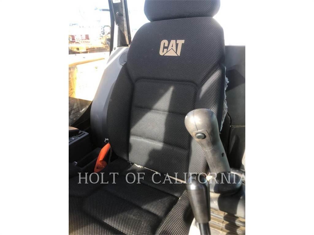 CAT 310 Rupsgraafmachines