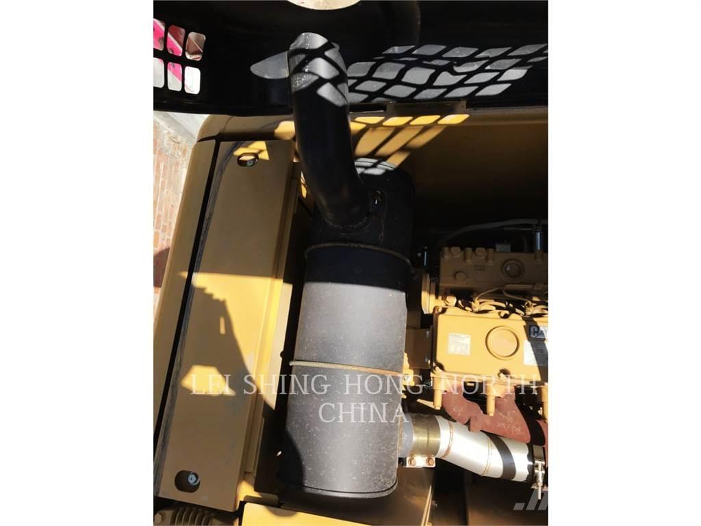 CAT 320D2 Rupsgraafmachines