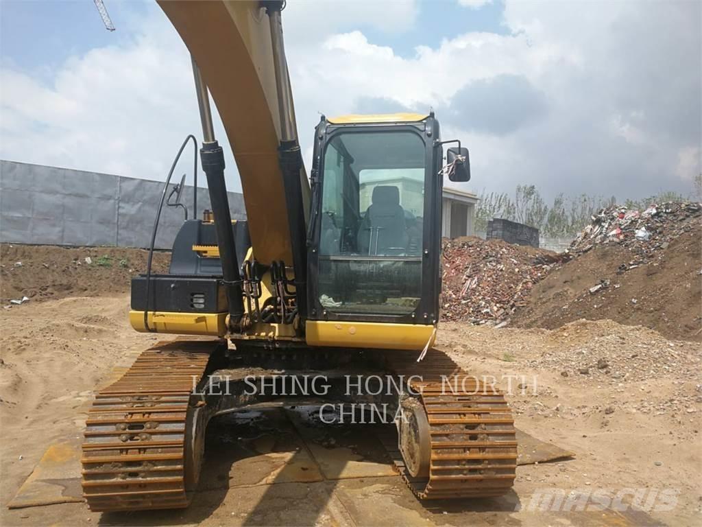 CAT 320D2 Rupsgraafmachines