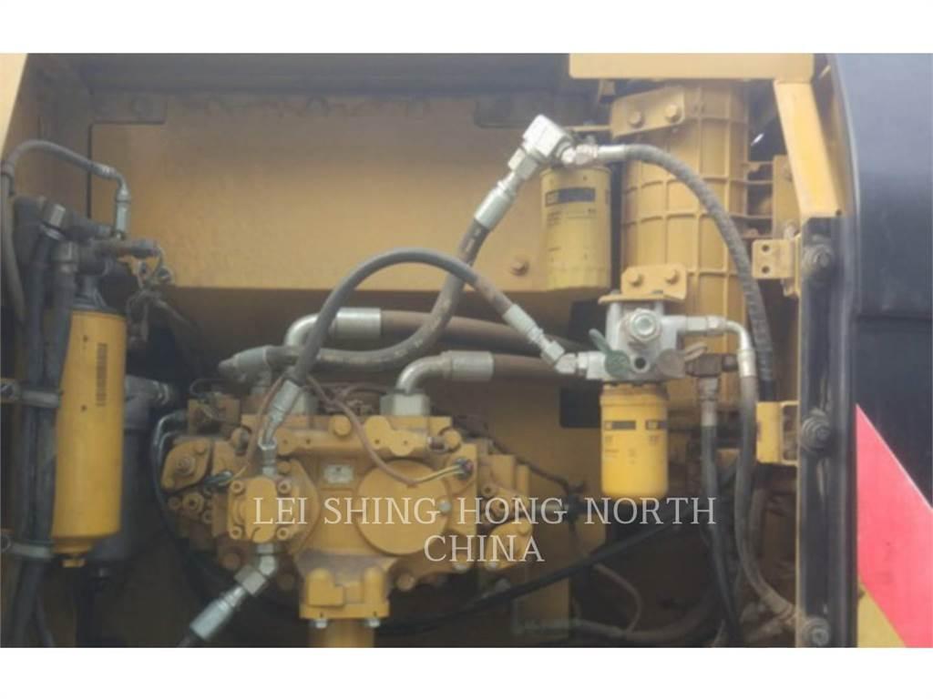 CAT 320D2 Rupsgraafmachines