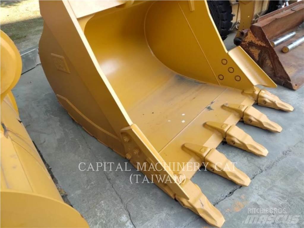CAT 323 Bakken