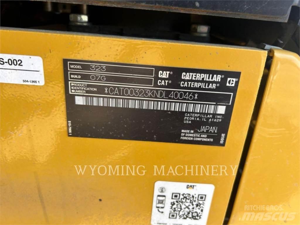 CAT 323 Rupsgraafmachines
