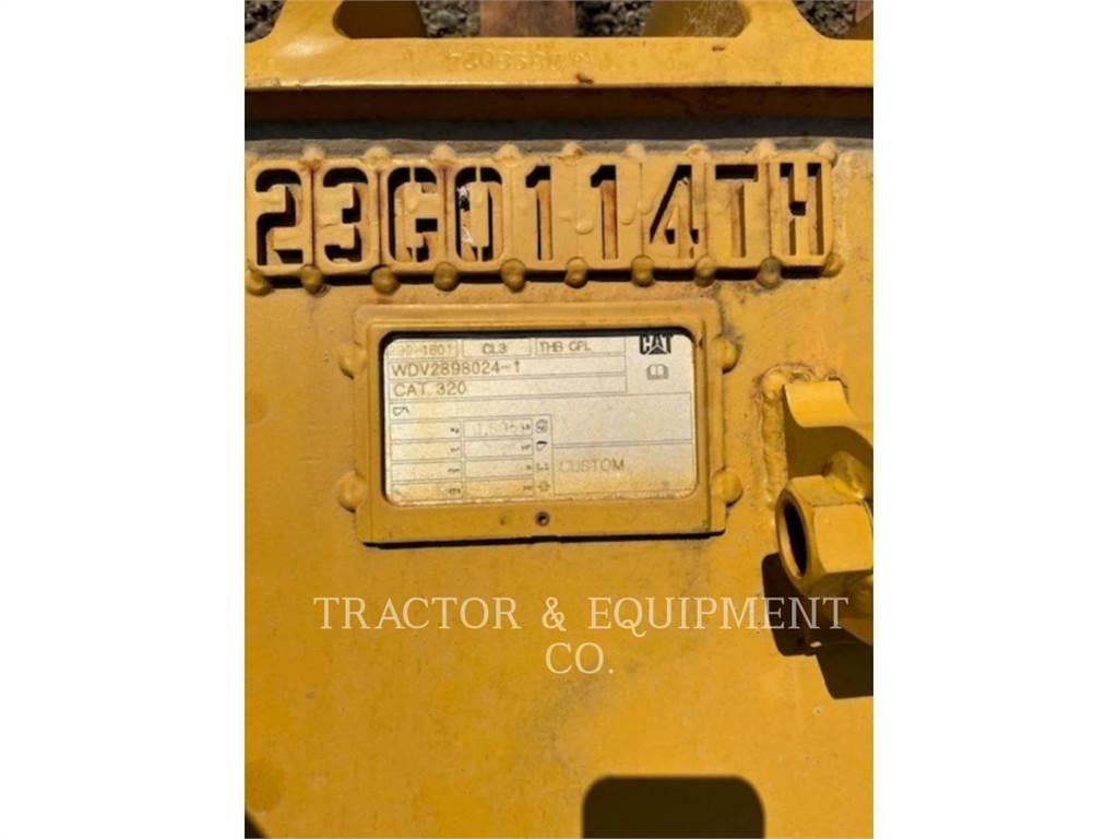 CAT 323 Rupsgraafmachines