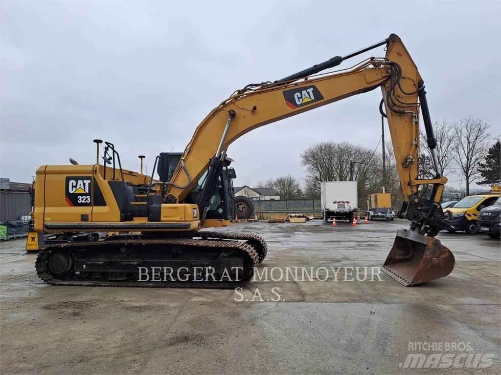 CAT 323 Rupsgraafmachines