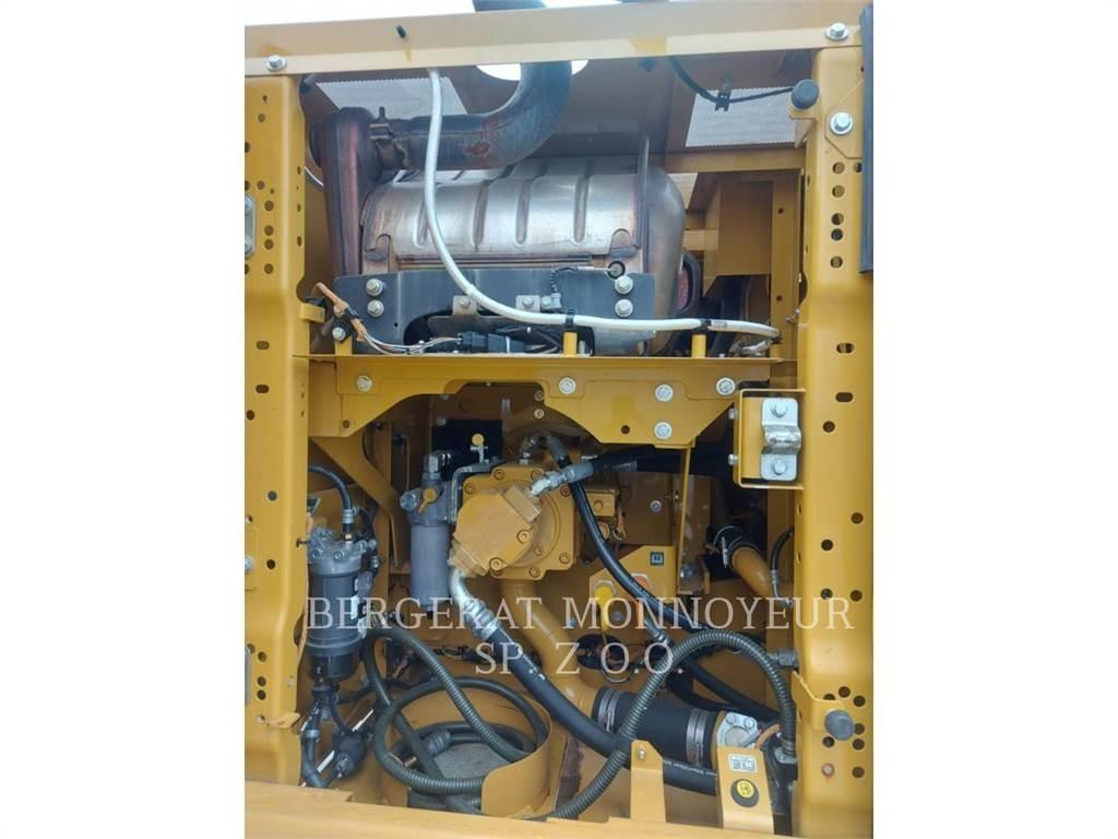 CAT 323 Rupsgraafmachines