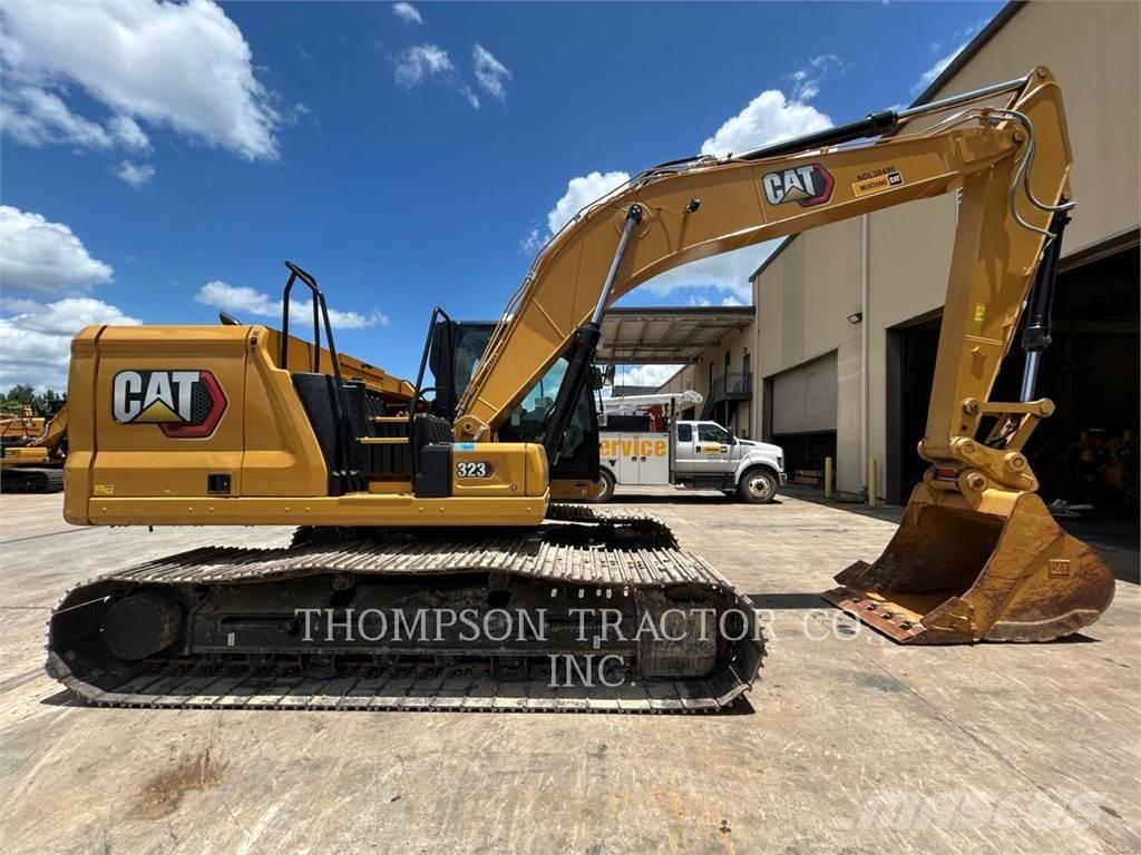 CAT 323 Rupsgraafmachines