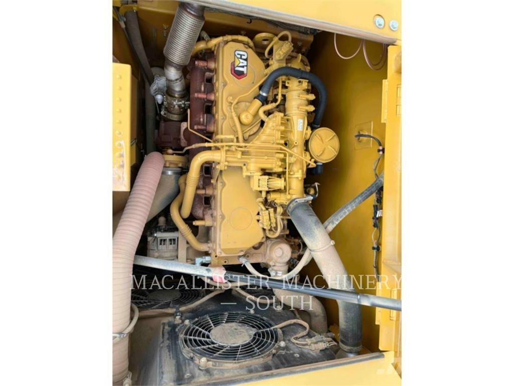 CAT 323 Rupsgraafmachines
