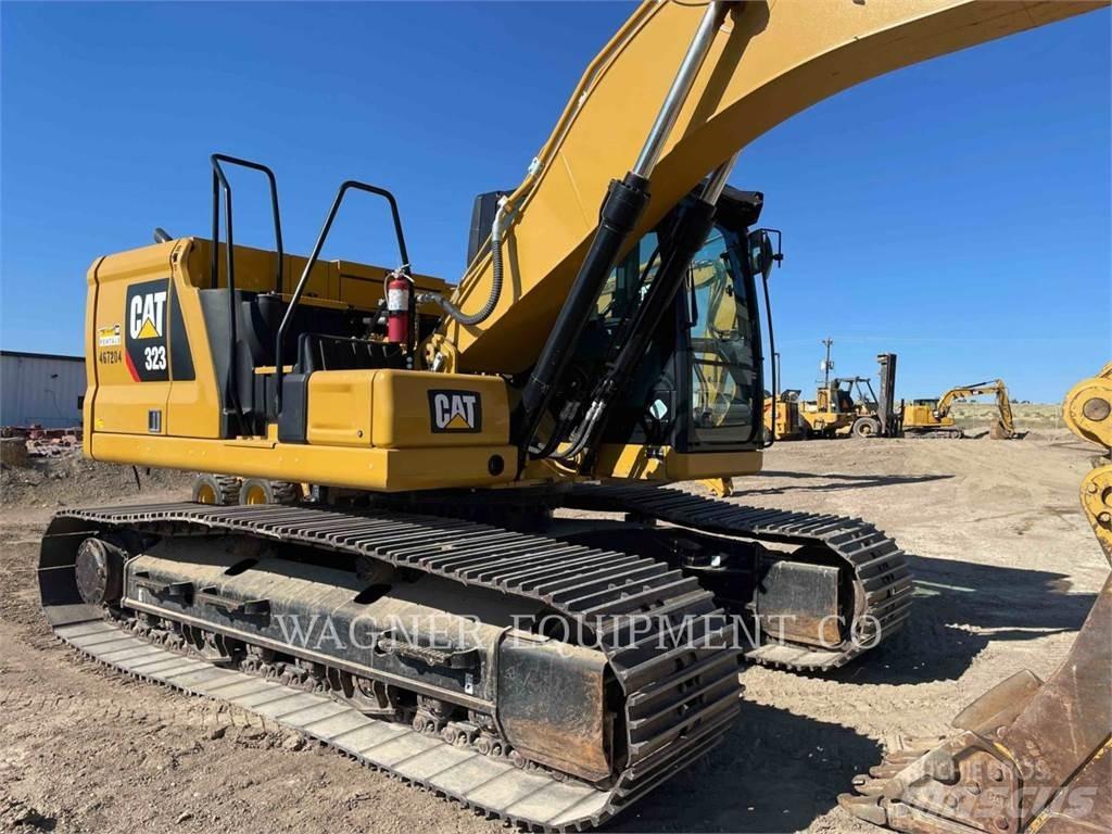 CAT 323 Rupsgraafmachines