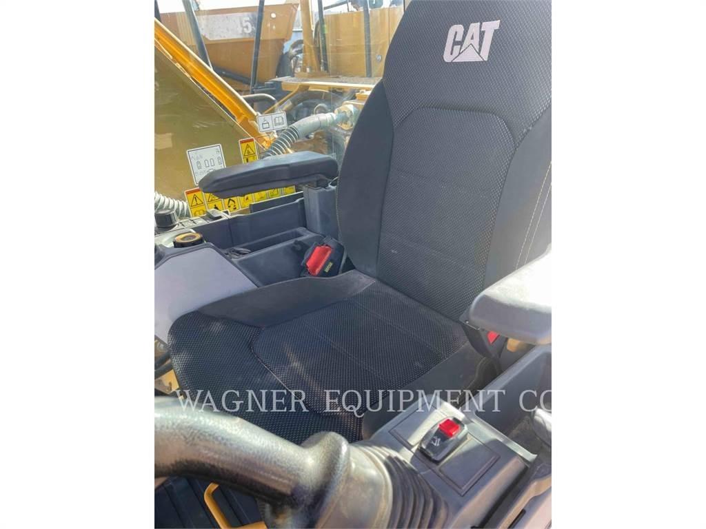 CAT 323 Rupsgraafmachines