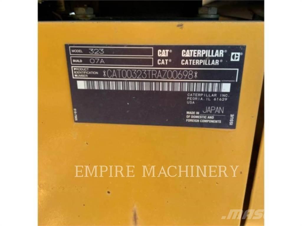 CAT 323-07 Rupsgraafmachines