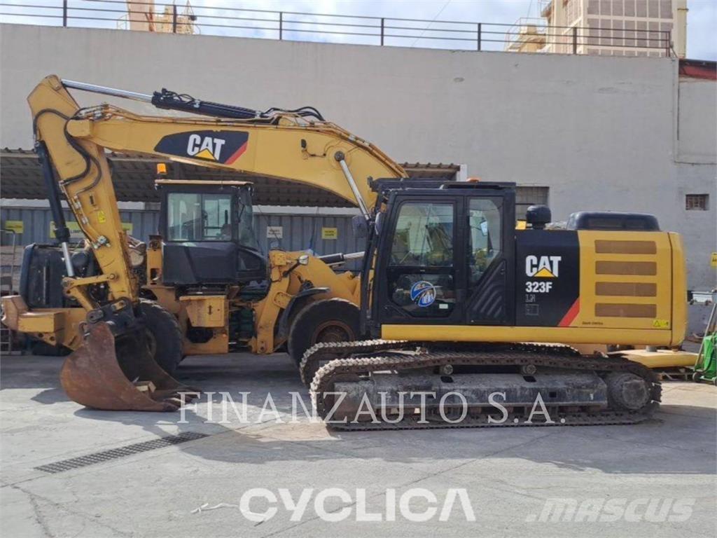 CAT 323F Rupsgraafmachines