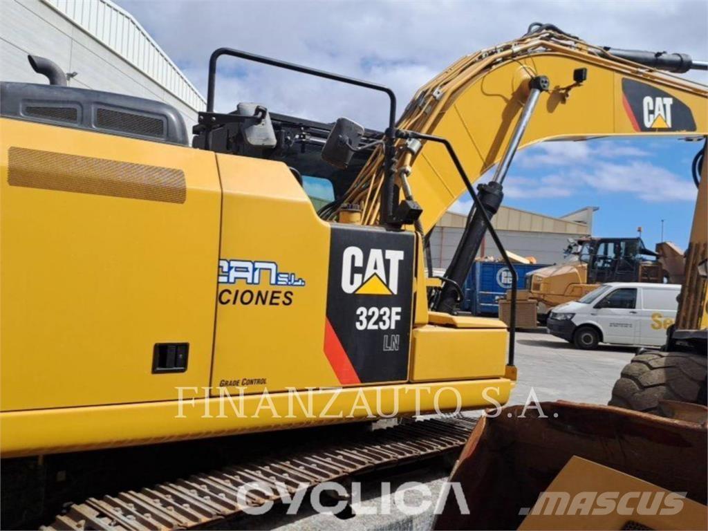 CAT 323F Rupsgraafmachines