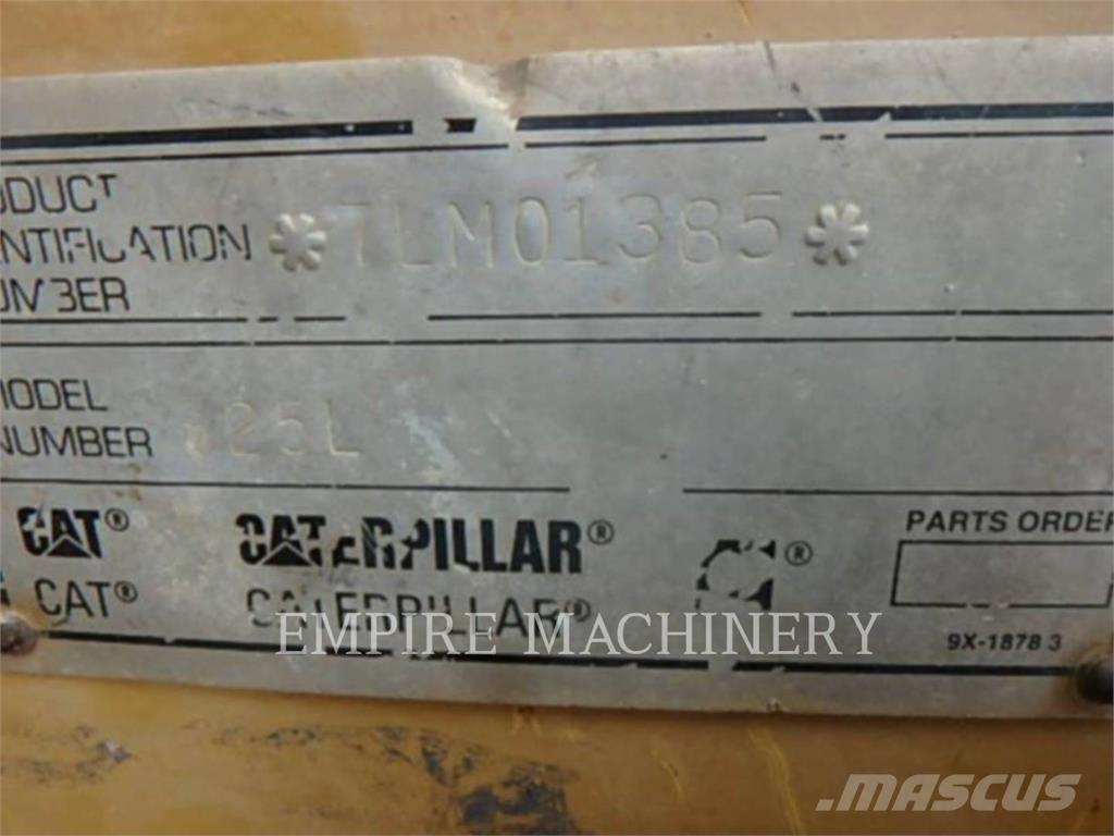 CAT 325 Rupsgraafmachines