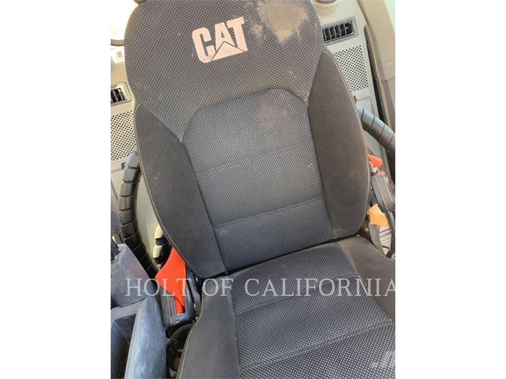 CAT 325 Rupsgraafmachines