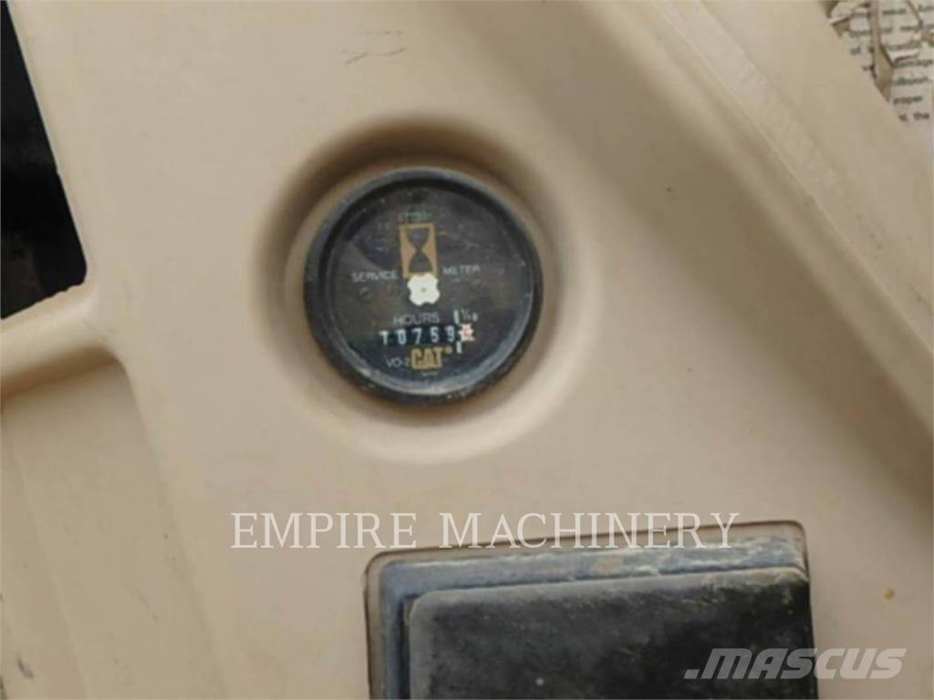 CAT 325L Rupsgraafmachines