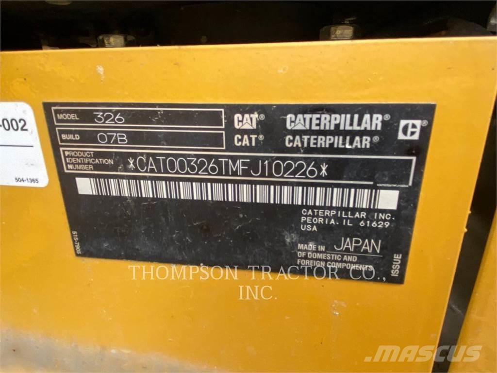CAT 326 Rupsgraafmachines