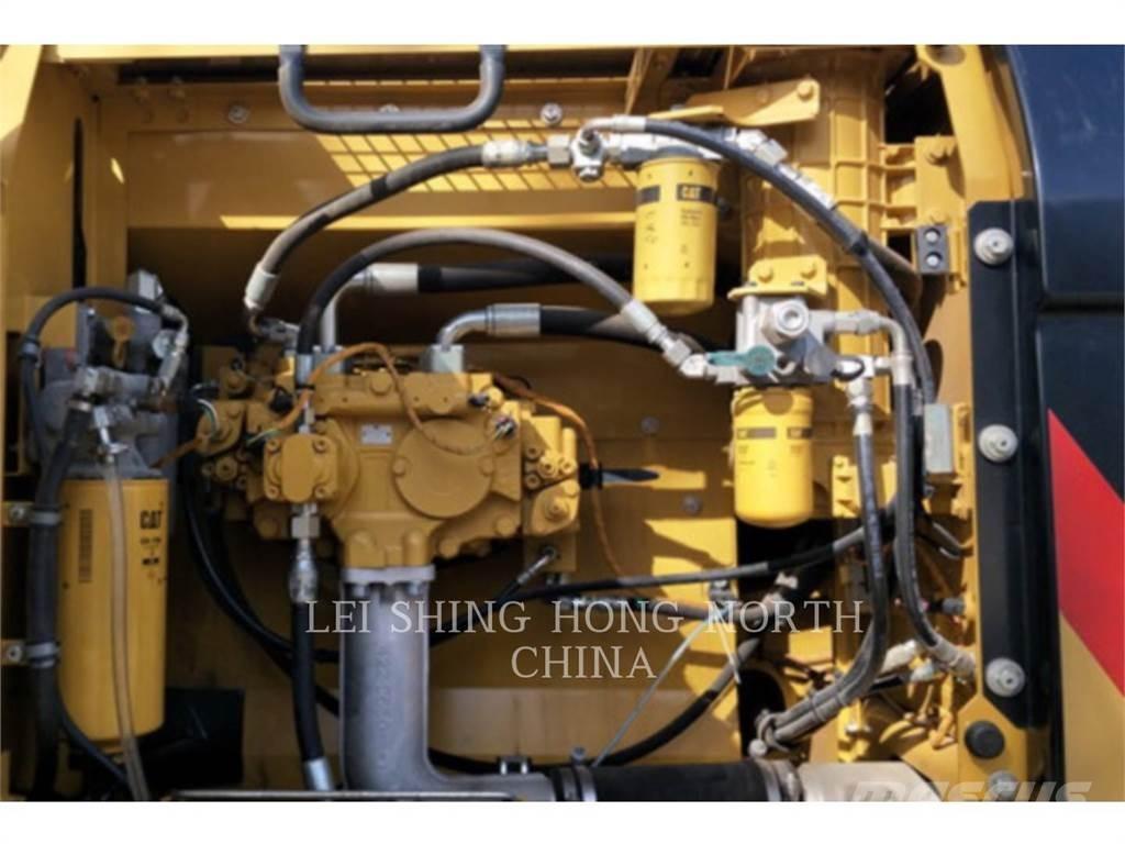 CAT 326D2L Rupsgraafmachines