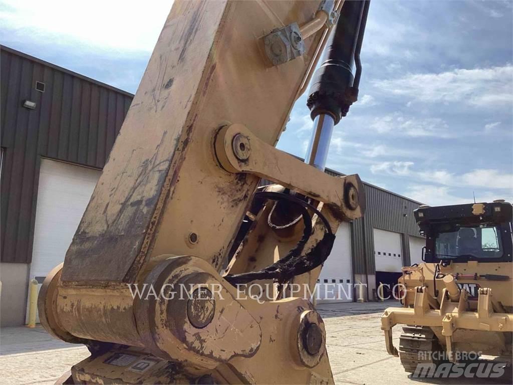 CAT 330 Rupsgraafmachines