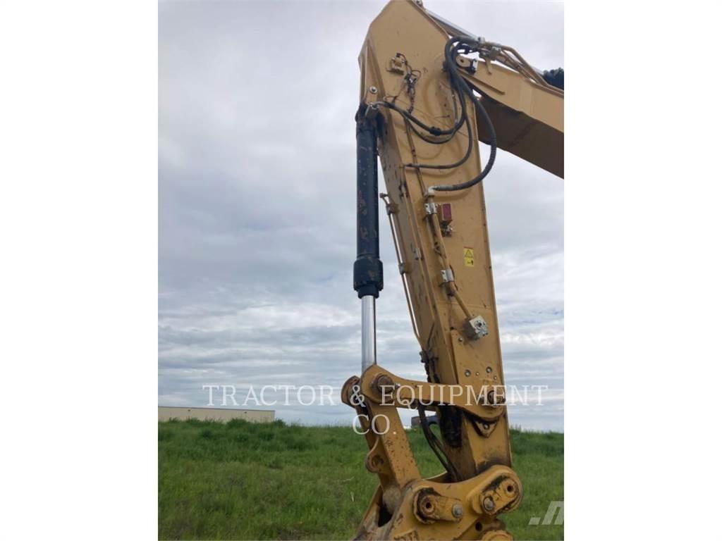 CAT 330 Rupsgraafmachines