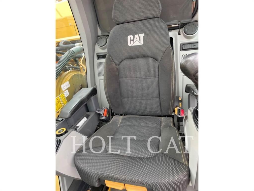 CAT 352 11 TC Rupsgraafmachines