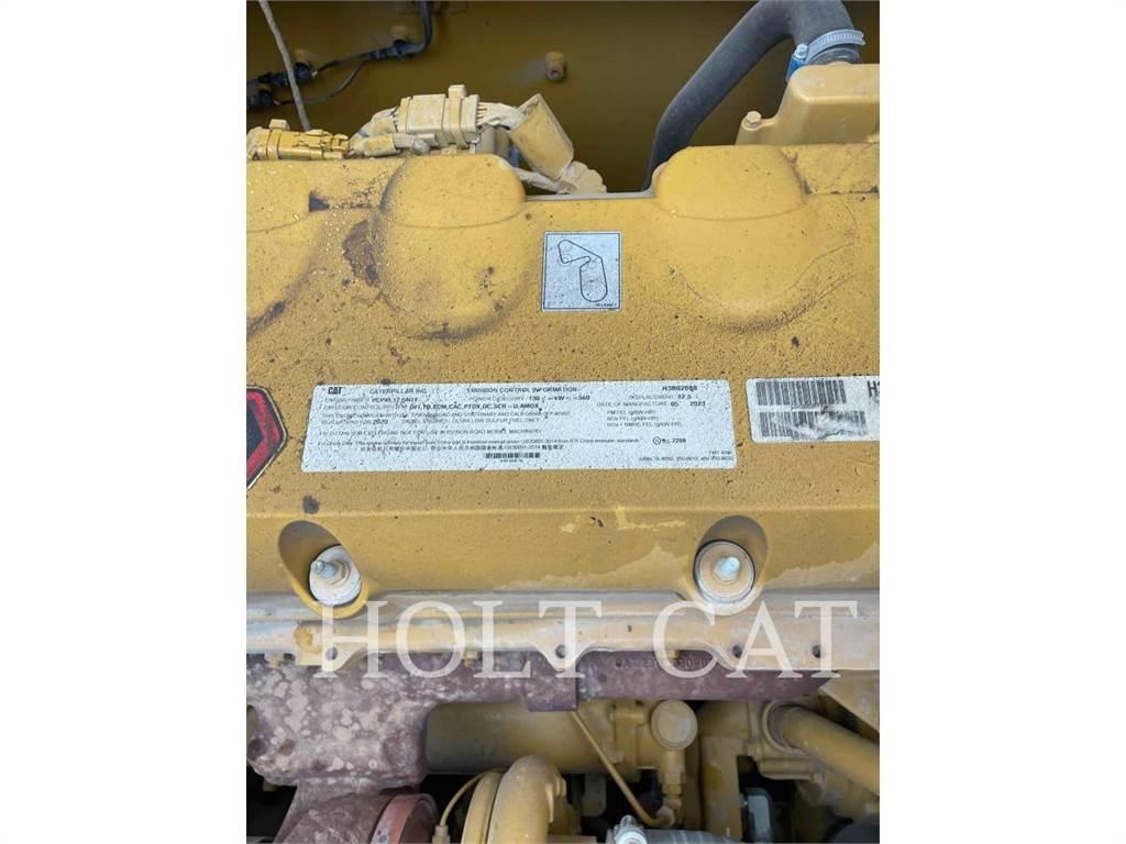 CAT 352 12 Rupsgraafmachines