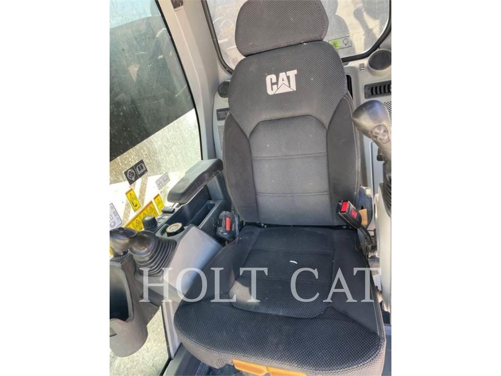 CAT 374 Rupsgraafmachines