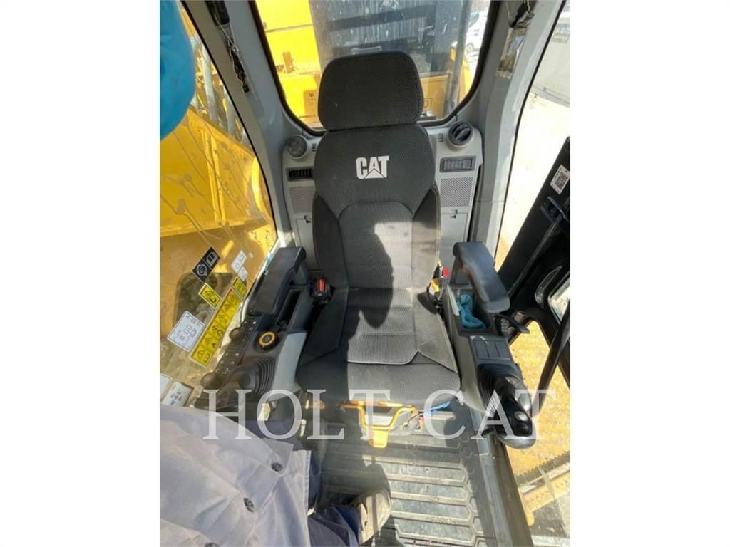 CAT 374 Rupsgraafmachines