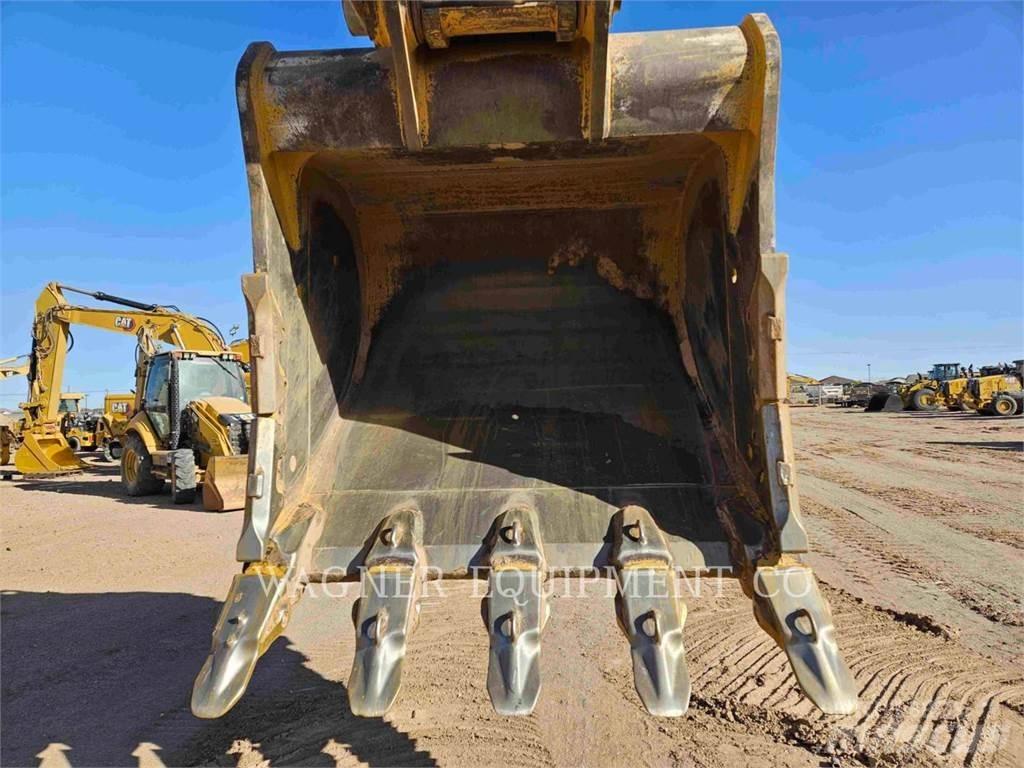 CAT 374 Rupsgraafmachines