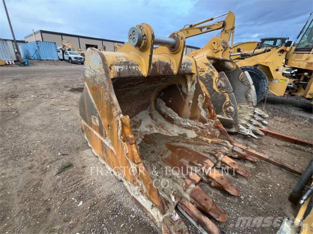 CAT 374 Rupsgraafmachines